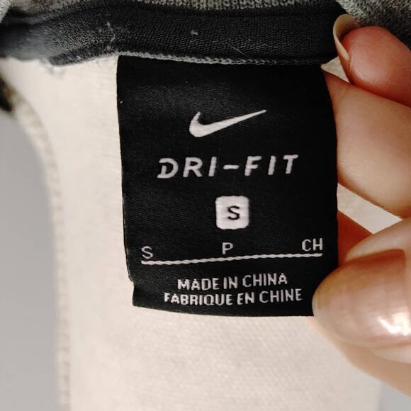 Nike Versa Crew Big Sweatshirt Cropped Pullover Embossed Small Gray - Picture 6 of 6